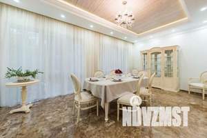 Дом 250м², 3-этажный, участок 10 сот.  