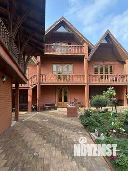 Дом 378м², 3-этажный, участок 11 сот.  