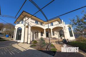 Коттедж 360м&sup2;, 2-этажный, участок 20 сот.  