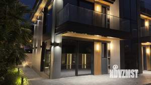 Коттедж 300м², 2-этажный, участок 6 сот.  