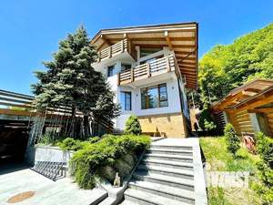 Дом 400м², 3-этажный, участок 10 сот.  