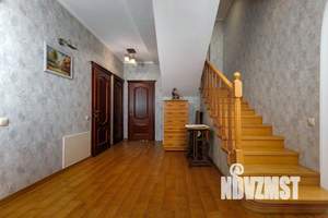 Дом 470м², 3-этажный, участок 12 сот.  