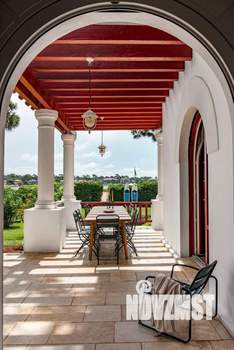 Дом 400м², 2-этажный, участок 15 сот.  