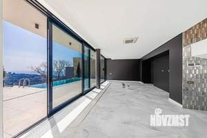 Коттедж 320м², 2-этажный, участок 10 сот.  