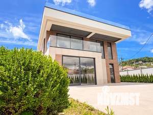 Коттедж 255м², 3-этажный, участок 5 сот.  