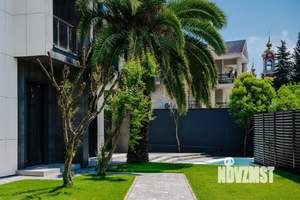 Коттедж 288м², 3-этажный, участок 8 сот.  