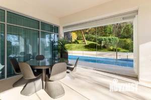 Дом 720м², 4-этажный, участок 17 сот.  