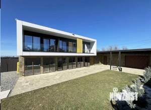 Дом 320м², 2-этажный, участок 9 сот.  