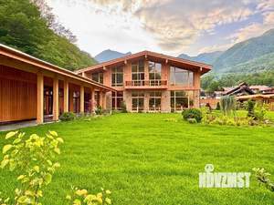 Дом 650м², 2-этажный, участок 30 сот.  