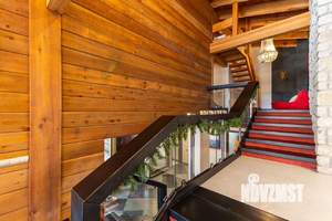 Дом 450м², 3-этажный, участок 18 сот.  