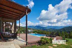 Дом 200м&sup2;, 2-этажный, участок 5 сот.  