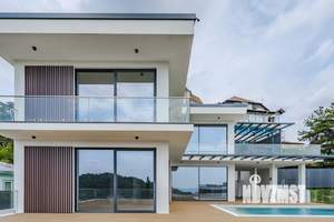 Дом 491м², 3-этажный, участок 8 сот.  