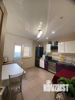 Дом 183м², 3-этажный, участок 3 сот.  