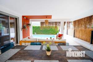 Коттедж 260м², 2-этажный, участок 7 сот.  