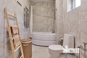 Дом 200м&sup2;, 2-этажный, участок 5 сот.  