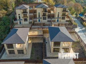 Коттедж 190м², 3-этажный, участок 4 сот.  