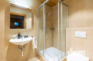 Дом 170м², 3-этажный, участок 15 сот.  