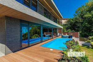 Дом 220м², 2-этажный, участок 8 сот.  