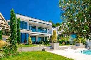 Коттедж 250м², 2-этажный, участок 6 сот.  