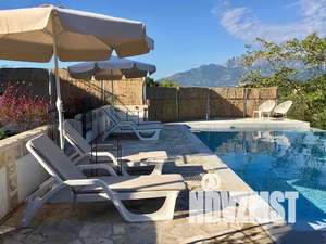 Коттедж 260м², 2-этажный, участок 10 сот.  