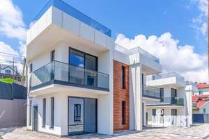 Коттедж 192м², 2-этажный, участок 4 сот.  