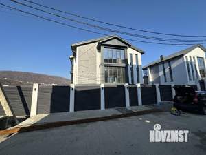 Коттедж 370м², 3-этажный, участок 5 сот.  