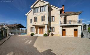 Дом 550м², 3-этажный, участок 15 сот.  