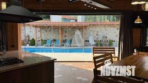 Дом 310м², 2-этажный, участок 6 сот.  