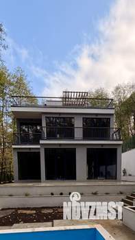 Дом 250м², 3-этажный, участок 5 сот.  