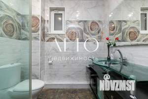 Коттедж 305м&sup2;, 3-этажный, участок 12 сот.  