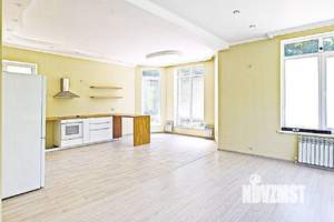 Дом 186м², 2-этажный, участок 10 сот.  