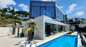 Дом 230м², 2-этажный, участок 6 сот.  