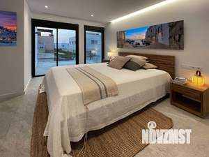 Дом 240м², 2-этажный, участок 6 сот.  