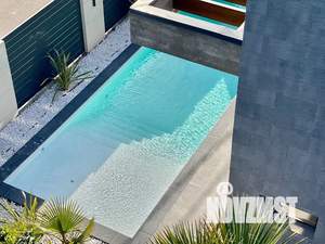 Дом 300м&sup2;, 2-этажный, участок 11 сот.  