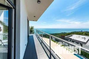 Дом 240м², 2-этажный, участок 10 сот.  