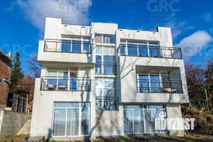 Дом 350м², 3-этажный, участок 7 сот.  