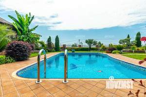 Дом 330м², 3-этажный, участок 7 сот.  