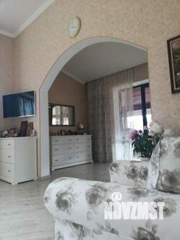 Дом 1200м², 3-этажный, участок 15 сот.  