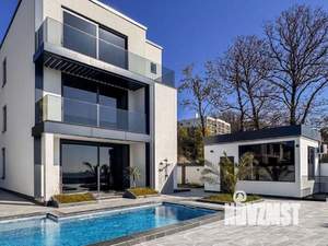 Дом 275м², 3-этажный, участок 5 сот.  