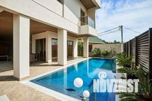 Дом 687м², 3-этажный, участок 6 сот.  