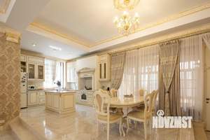 Дом 300м², 2-этажный, участок 10 сот.  