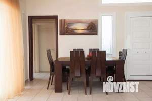 Коттедж 350м², 2-этажный, участок 7 сот.  