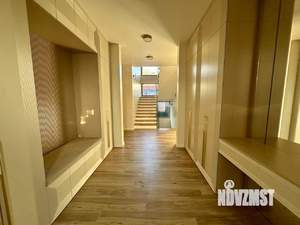 Коттедж 280м², 2-этажный, участок 6 сот.  