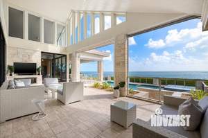 Дом 300м², 2-этажный, участок 8 сот.  