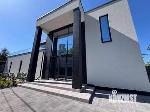 Дом 300м&sup2;, 2-этажный, участок 7 сот.  