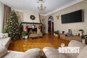 Дом 470м², 3-этажный, участок 12 сот.  