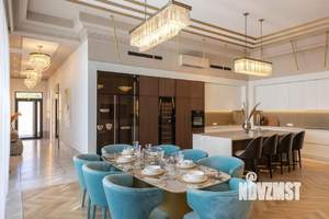Дом 240м², 2-этажный, участок 7 сот.  
