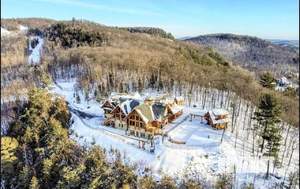Дом 1254м², 2-этажный, участок 50 сот.  