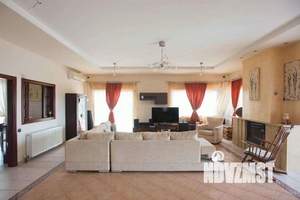 Коттедж 350м², 2-этажный, участок 7 сот.  