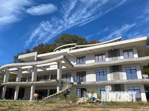Дом 1500м², 3-этажный, участок 45 сот.  